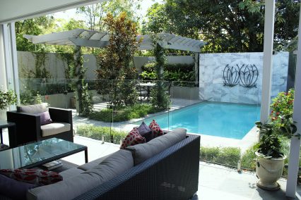 taringa entertaining area landscaping